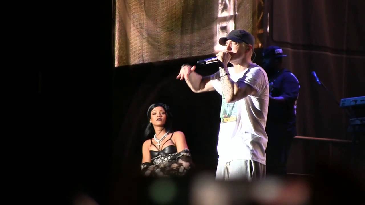 Eminem – Stan Ft Rihanna (Live at Lollapalooza) [Video]