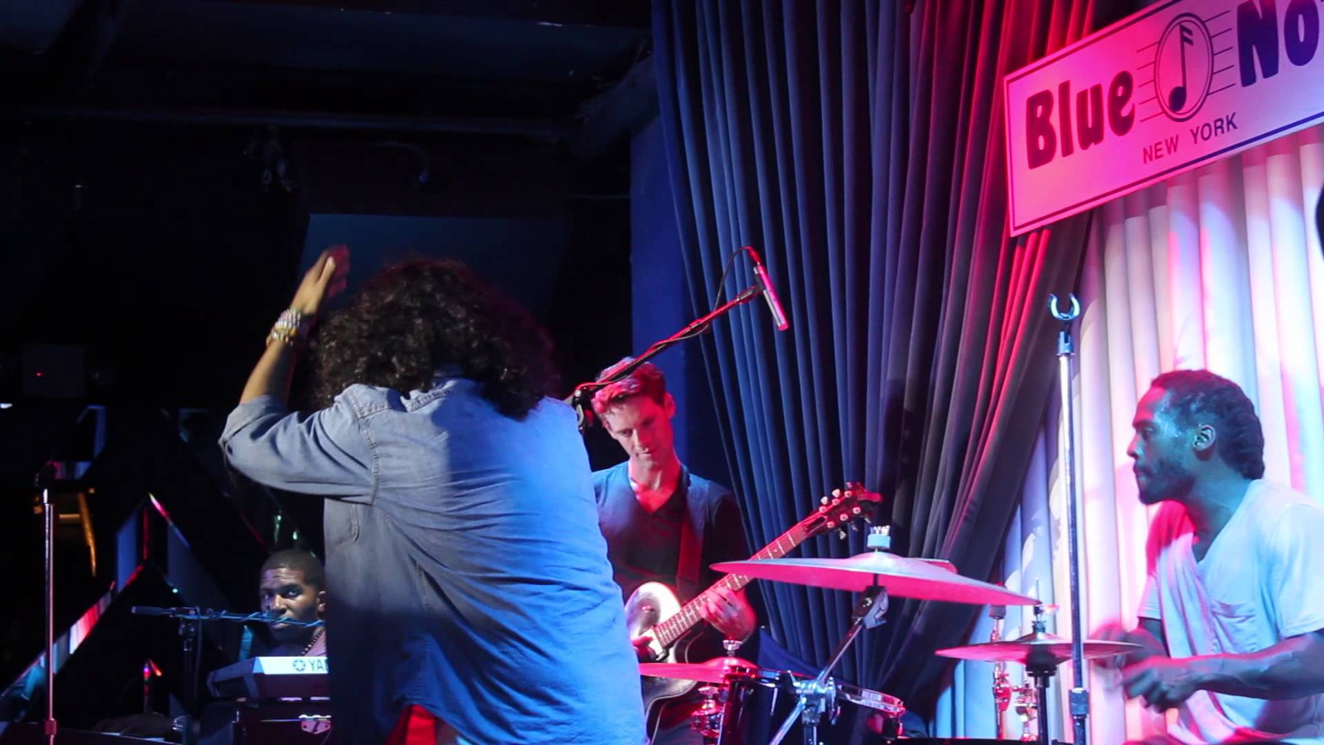 Niko IS Performs ‘Green Tomato Coupe’ Live In NYC [Video]