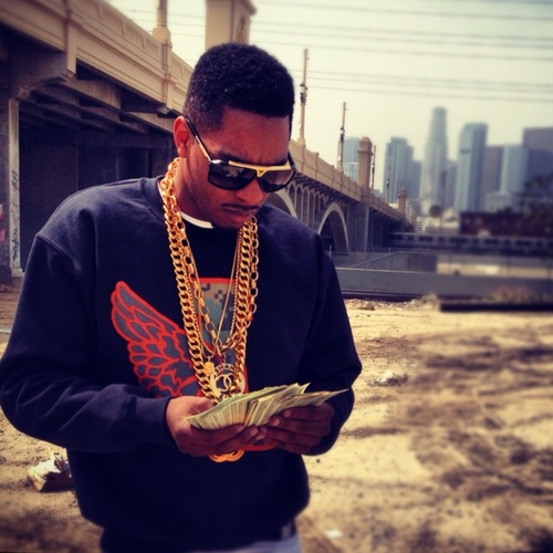 Kig Los Freestyles Over Alchemist Production In The Studio [Video]